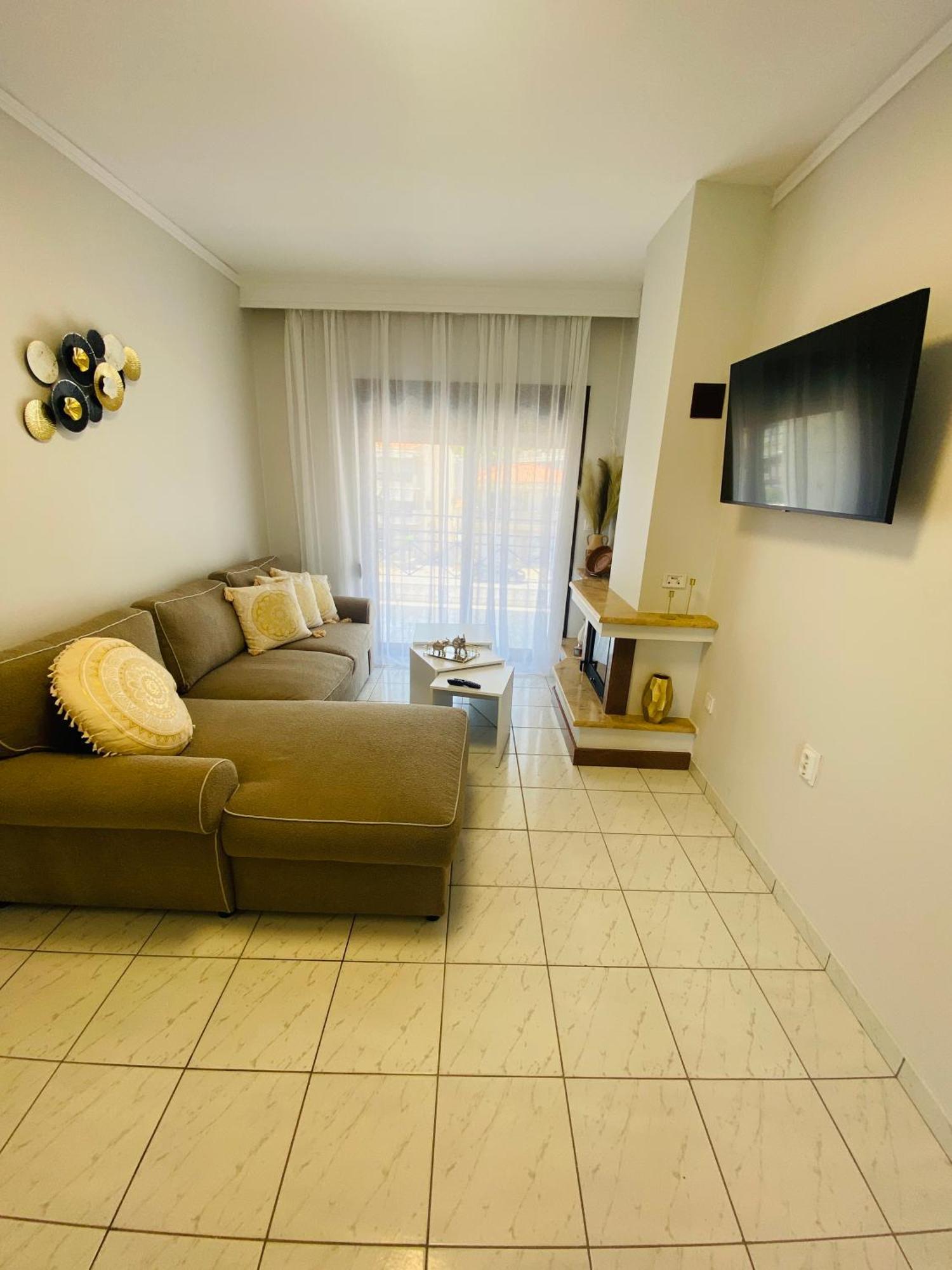 Peramore Apartment Néa Péramos エクステリア 写真