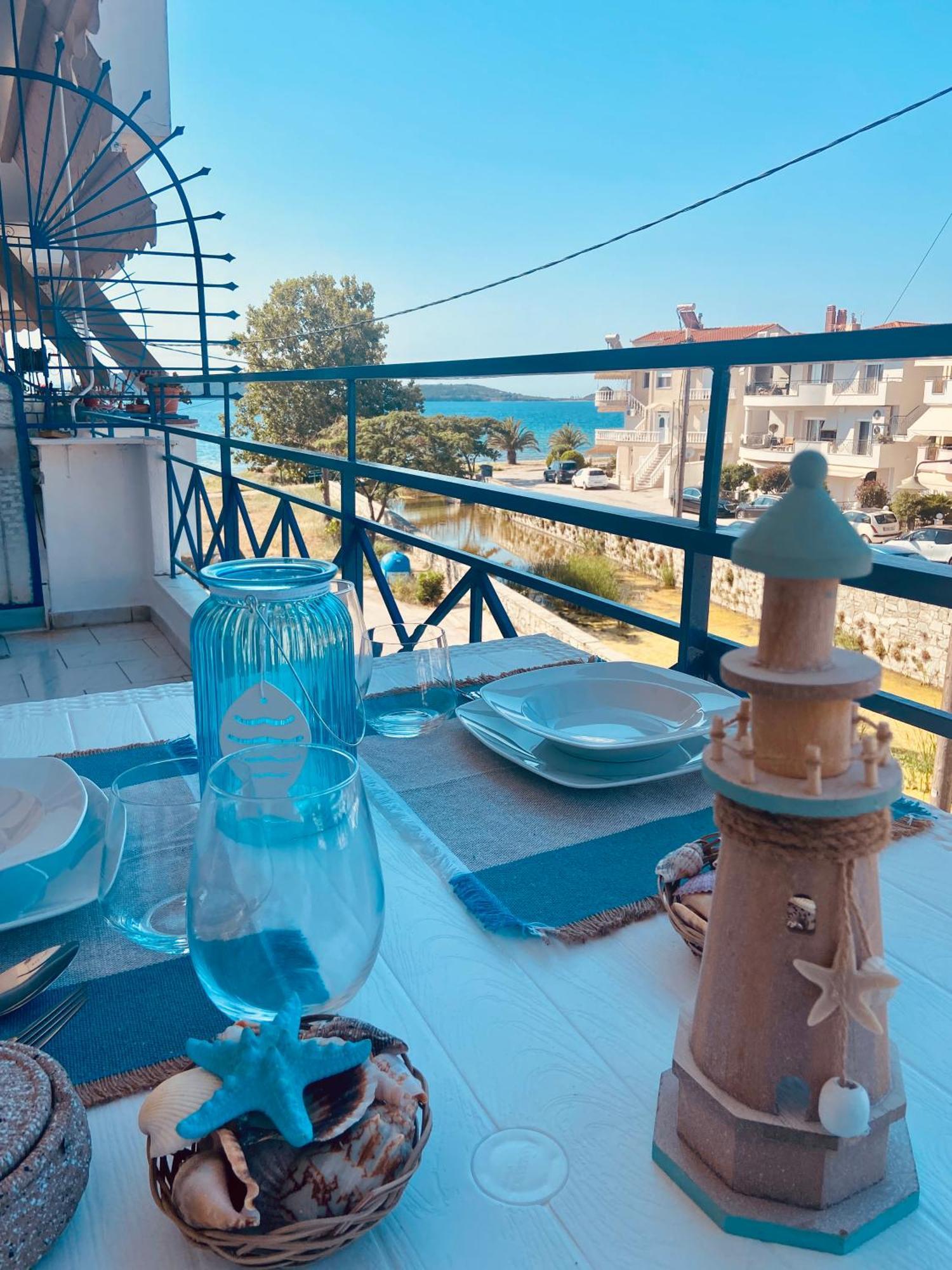 Peramore Apartment Néa Péramos エクステリア 写真