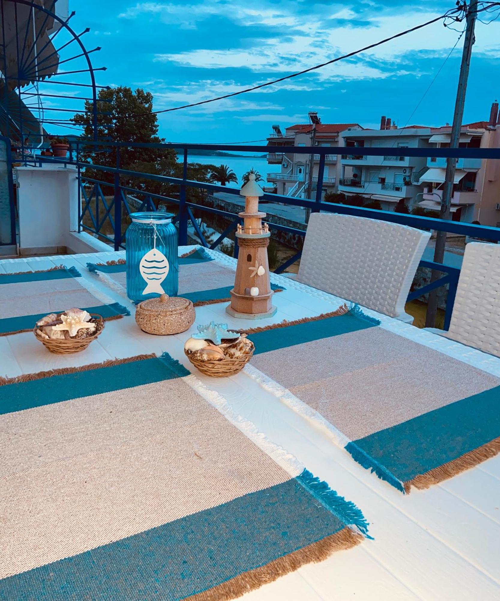 Peramore Apartment Néa Péramos エクステリア 写真